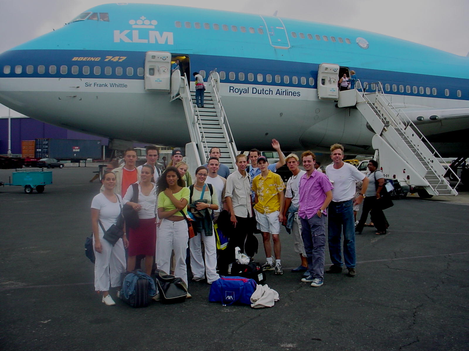 De eerste vlucht KLM komt aan met Stagiairs op Curacao