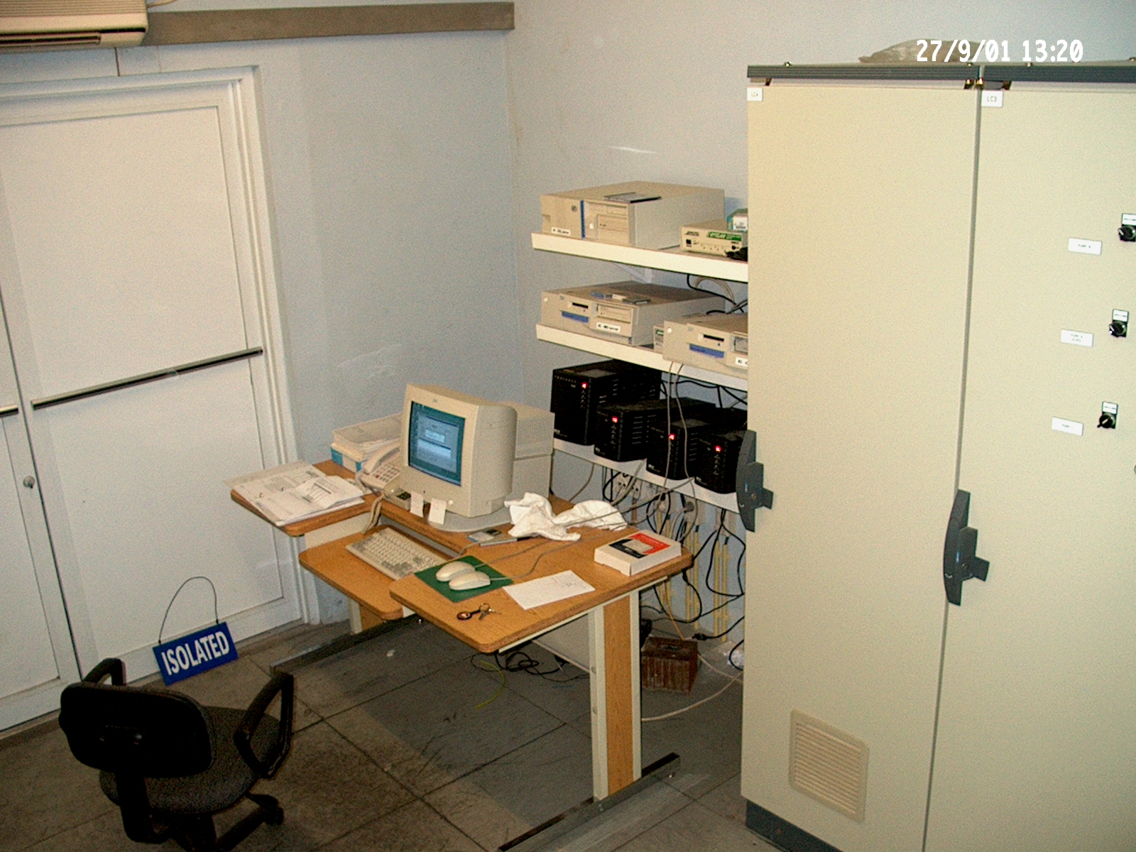 Serverhok eerste kantoortje Wereldstage Curacao